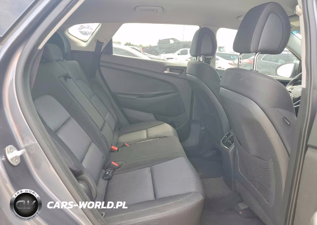 2018 Hyundai Tucson Sport VIN:KM8J33ALXJU745592 - 11