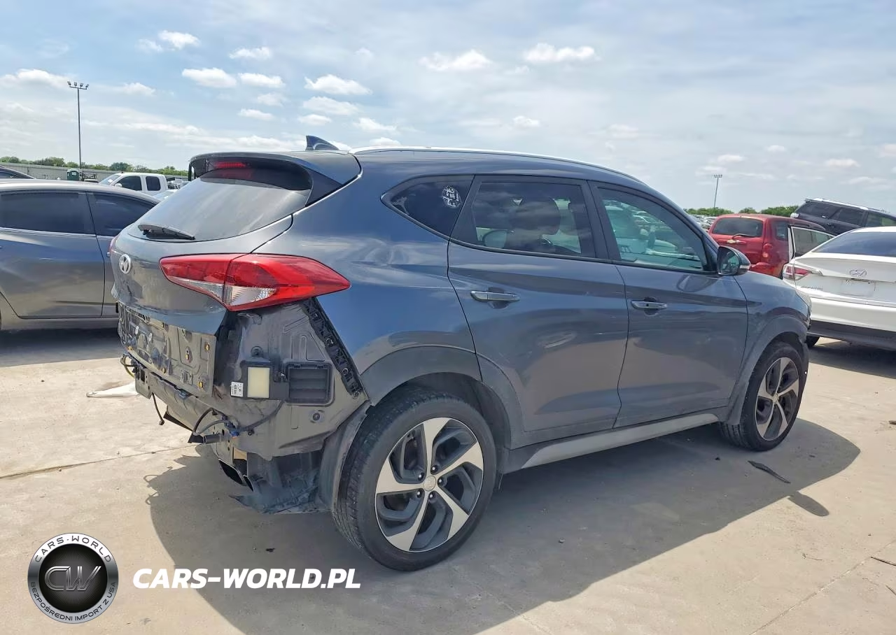 2018 Hyundai Tucson Sport VIN:KM8J33ALXJU745592 - 3