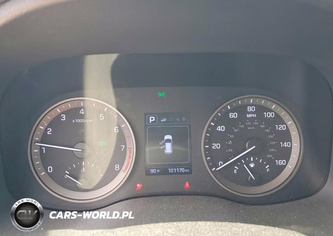 2018 Hyundai Tucson Sport VIN:KM8J33ALXJU745592 - 9