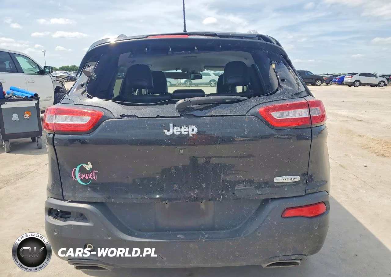 2018 Jeep Cherokee Latitude Plus VIN:1C4PJLLX0JD611470 - 6