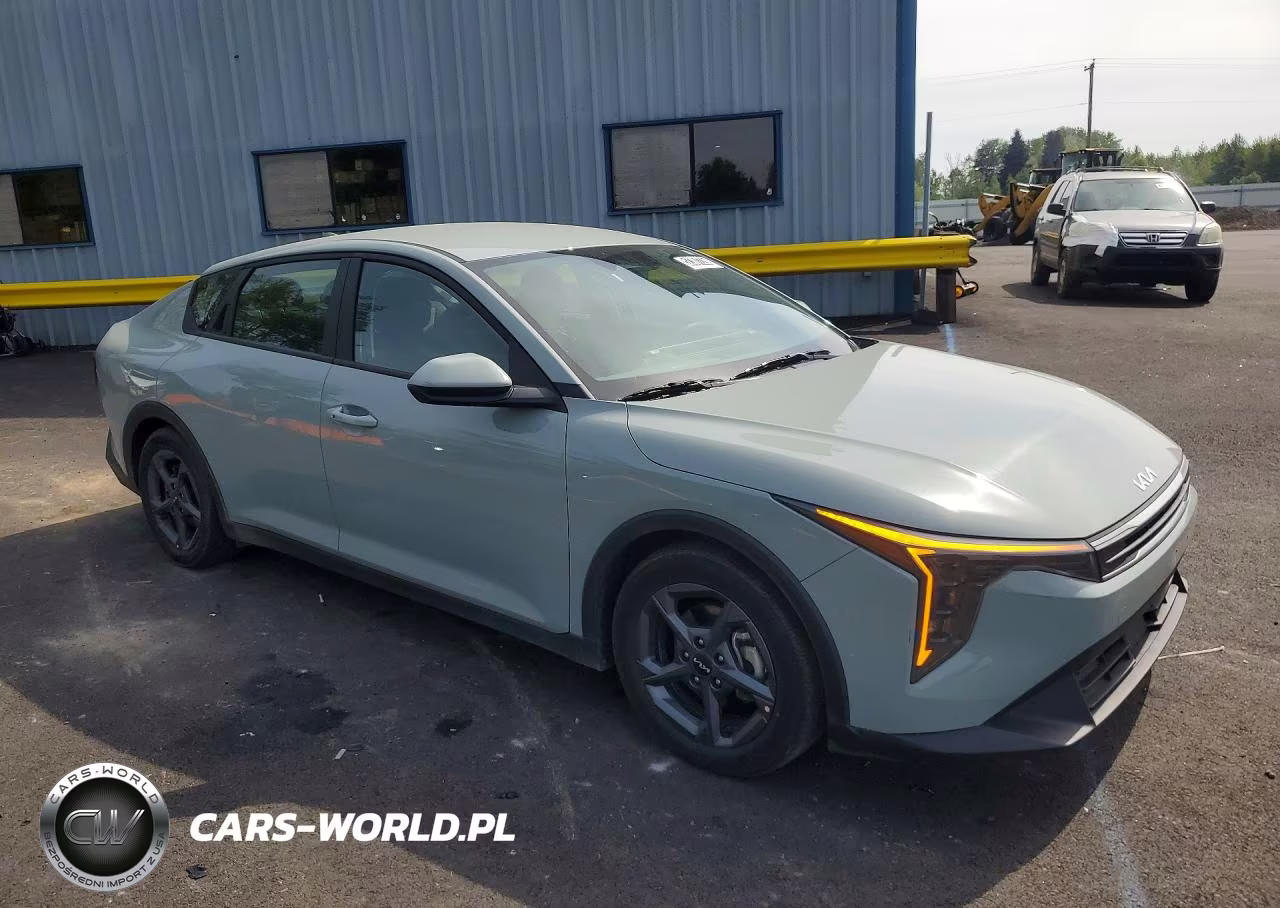 2025 Kia K4 Lxs VIN:3KPFT4DE6SE068442 - 4