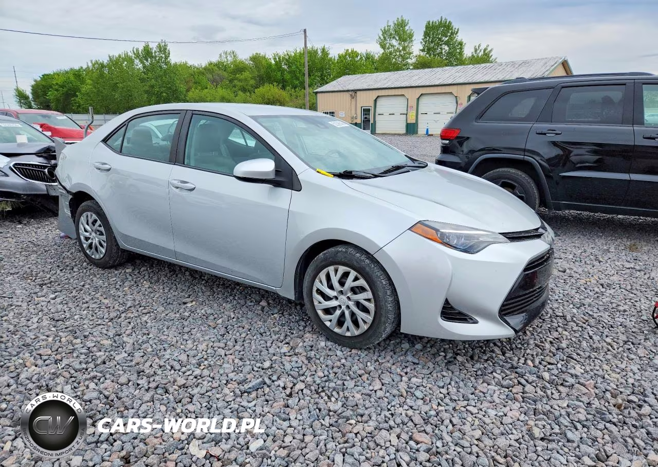 2017 Toyota Corolla Le VIN:2T1BURHE2HC933918 - 4