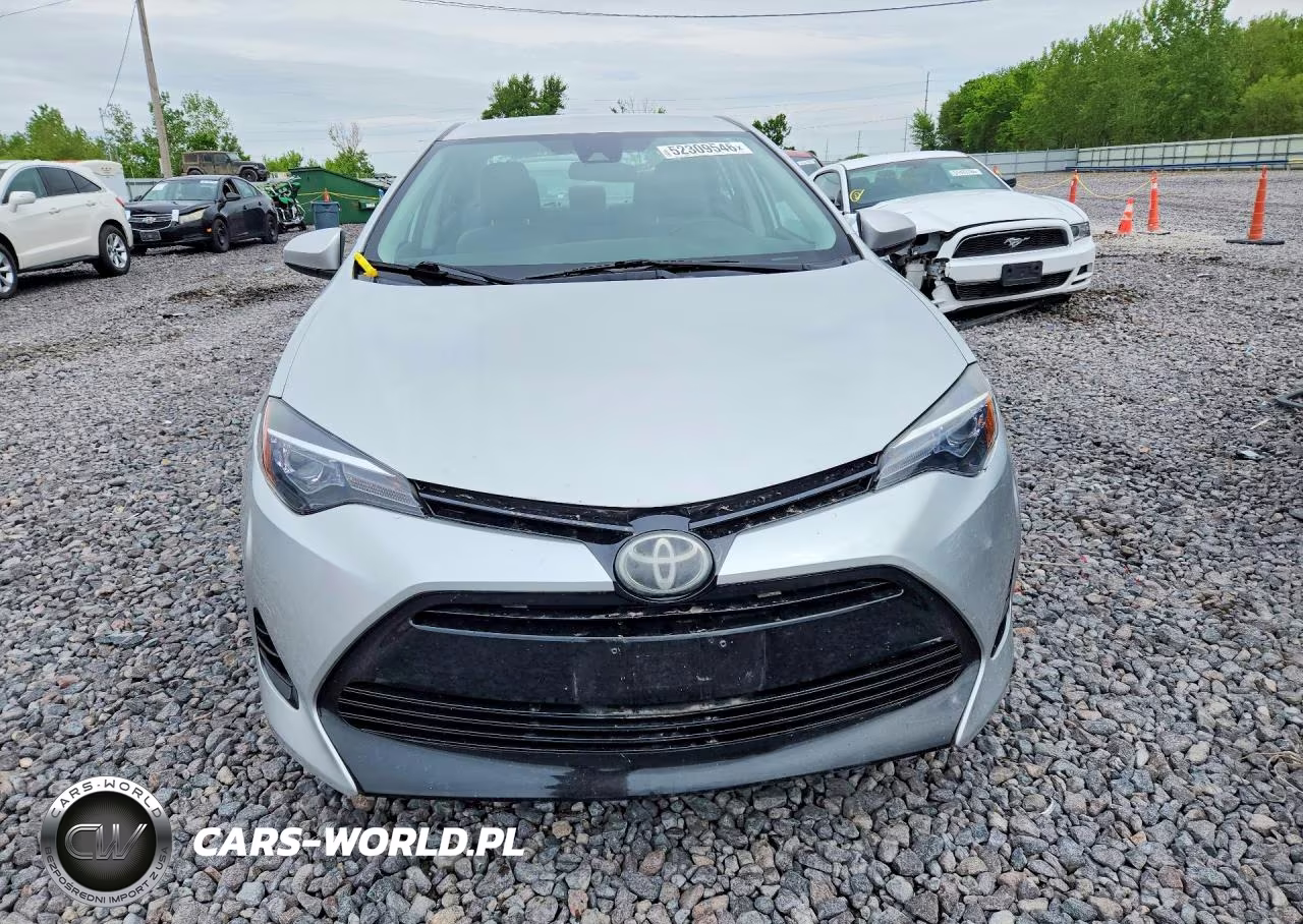 2017 Toyota Corolla Le VIN:2T1BURHE2HC933918 - 5