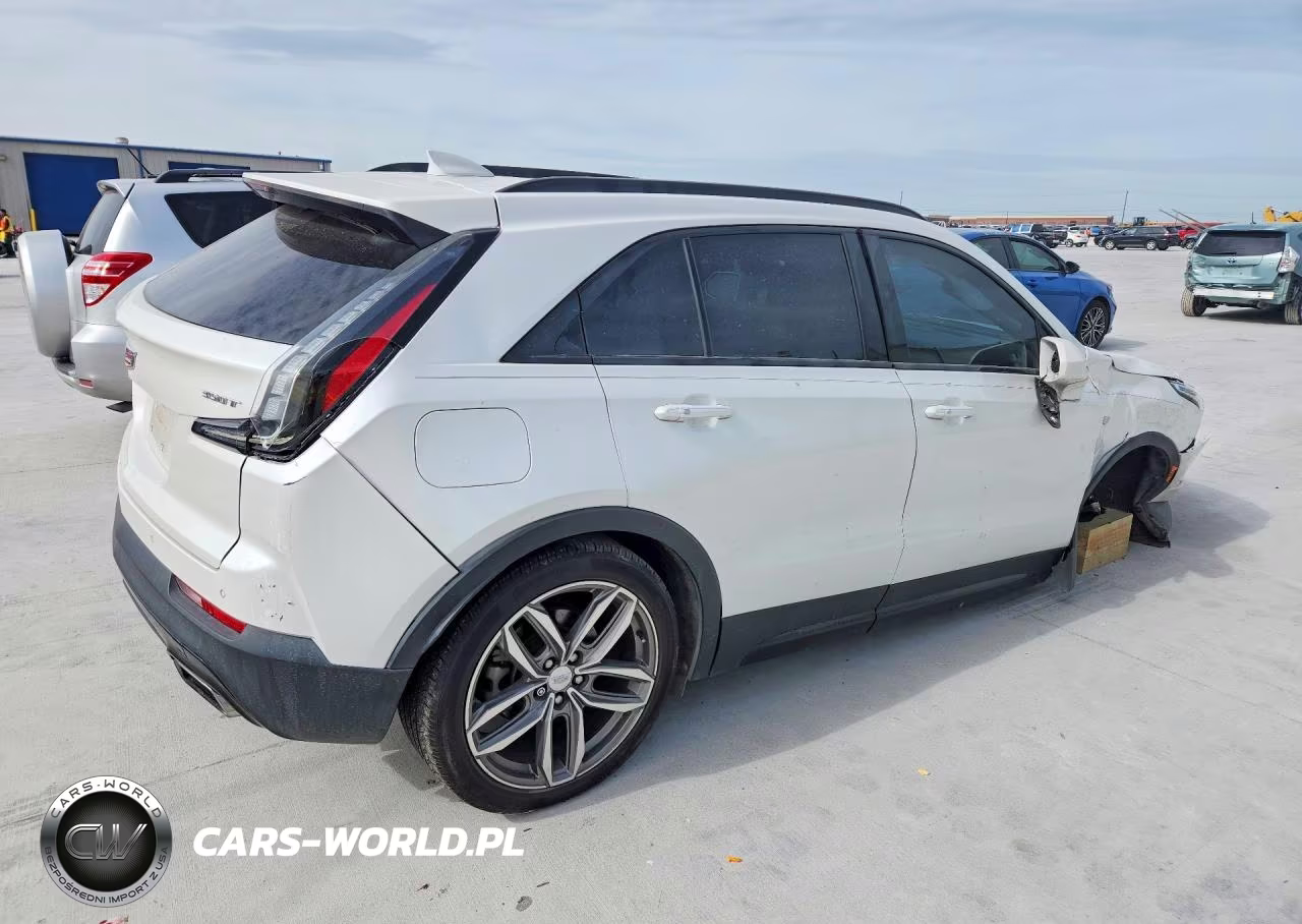 2020 Cadillac Xt4 Sport VIN:1GYFZER47LF036184 - 3