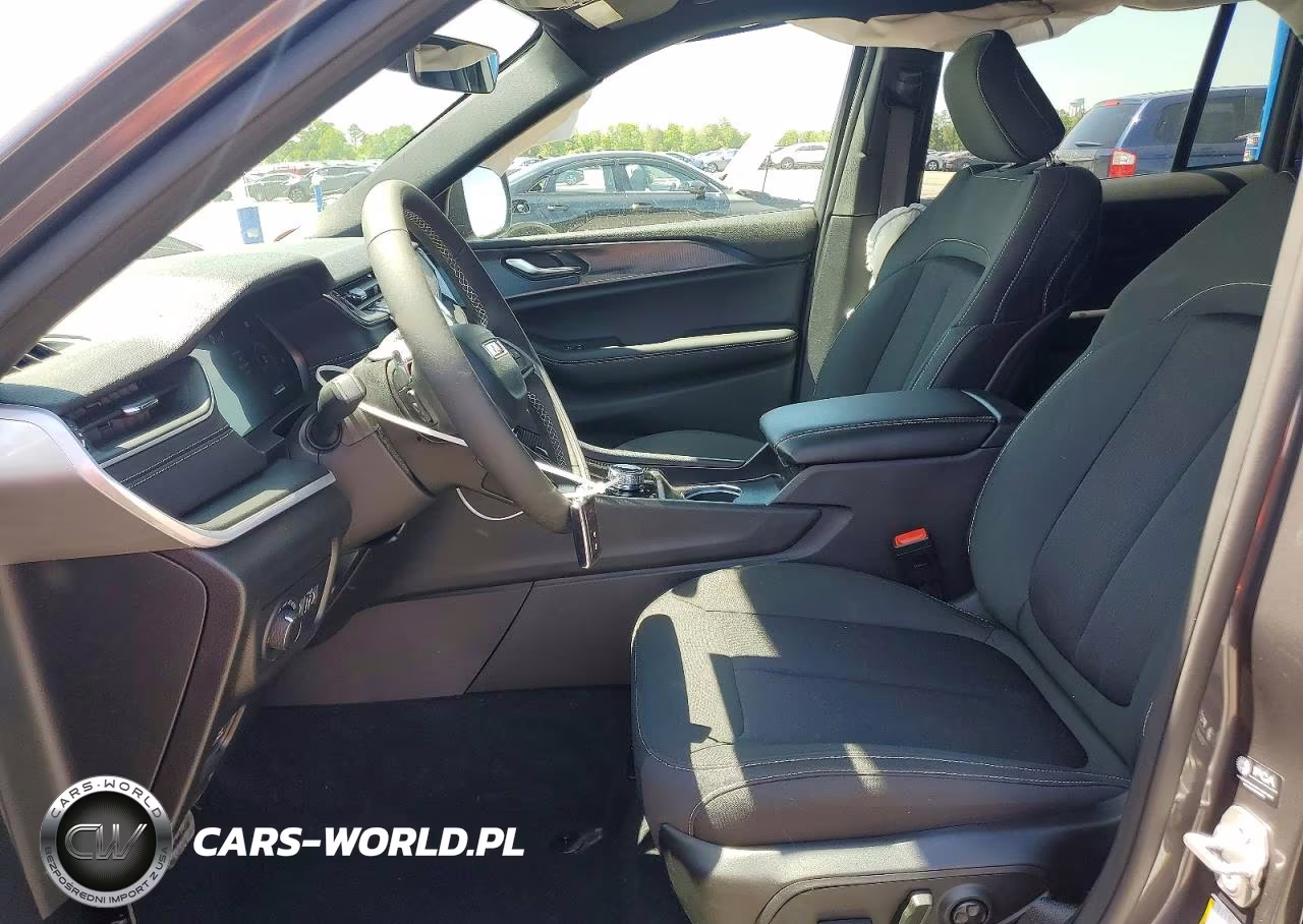 2025 Jeep Grand Cherokee Laredo VIN:1C4RJHAG4SC354734 - 7