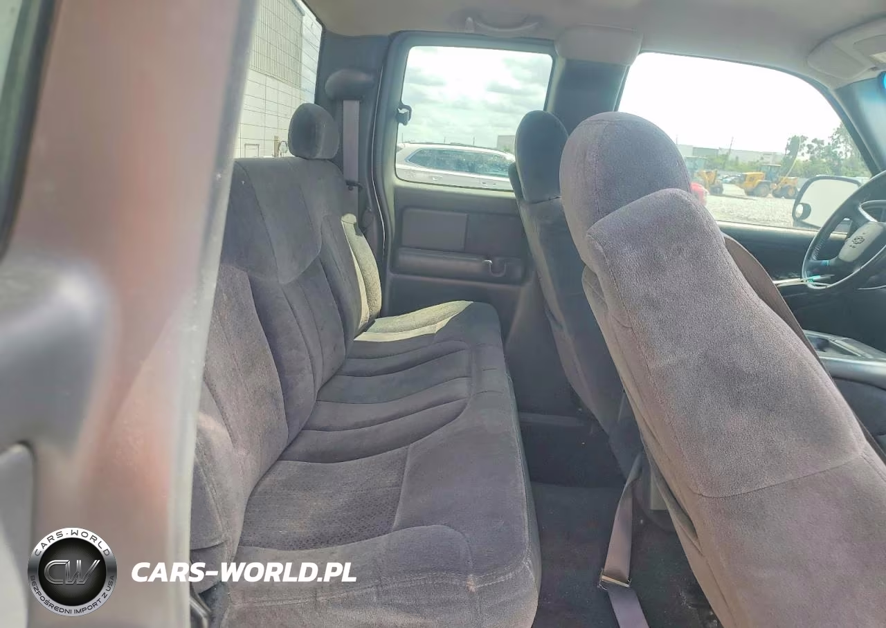 2000 Chevrolet Silverado K2500 VIN:1GCGK29U7YE337466 - 10