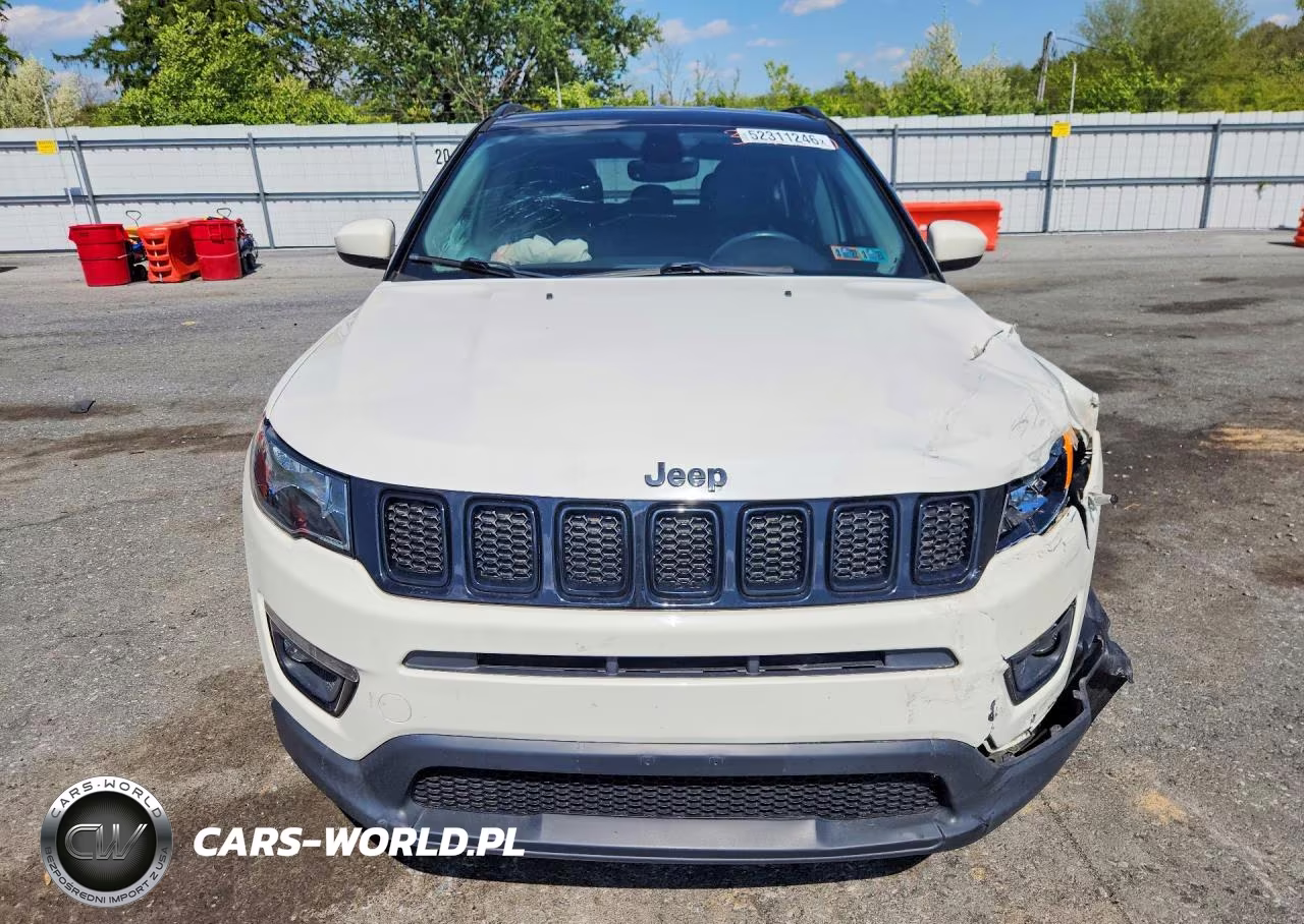 2018 Jeep Compass Latitude VIN:3C4NJDBB6JT301577 - 5