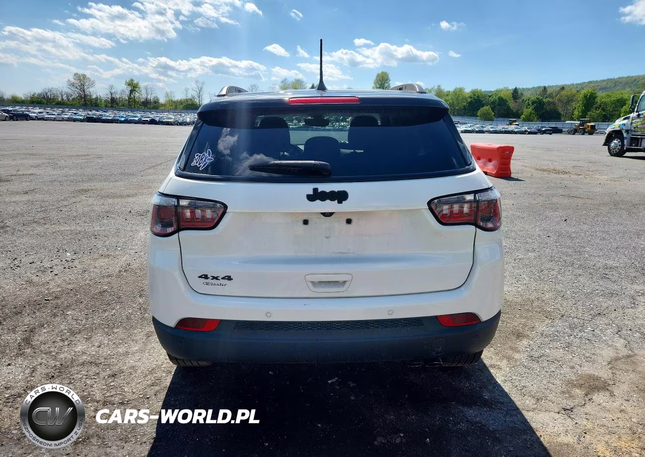 2018 Jeep Compass Latitude VIN:3C4NJDBB6JT301577 - 6