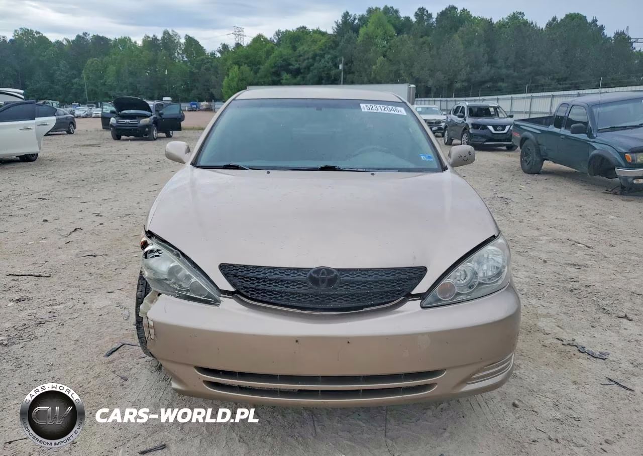2002 Toyota Camry Le VIN:4T1BE32K12U056403 - 5