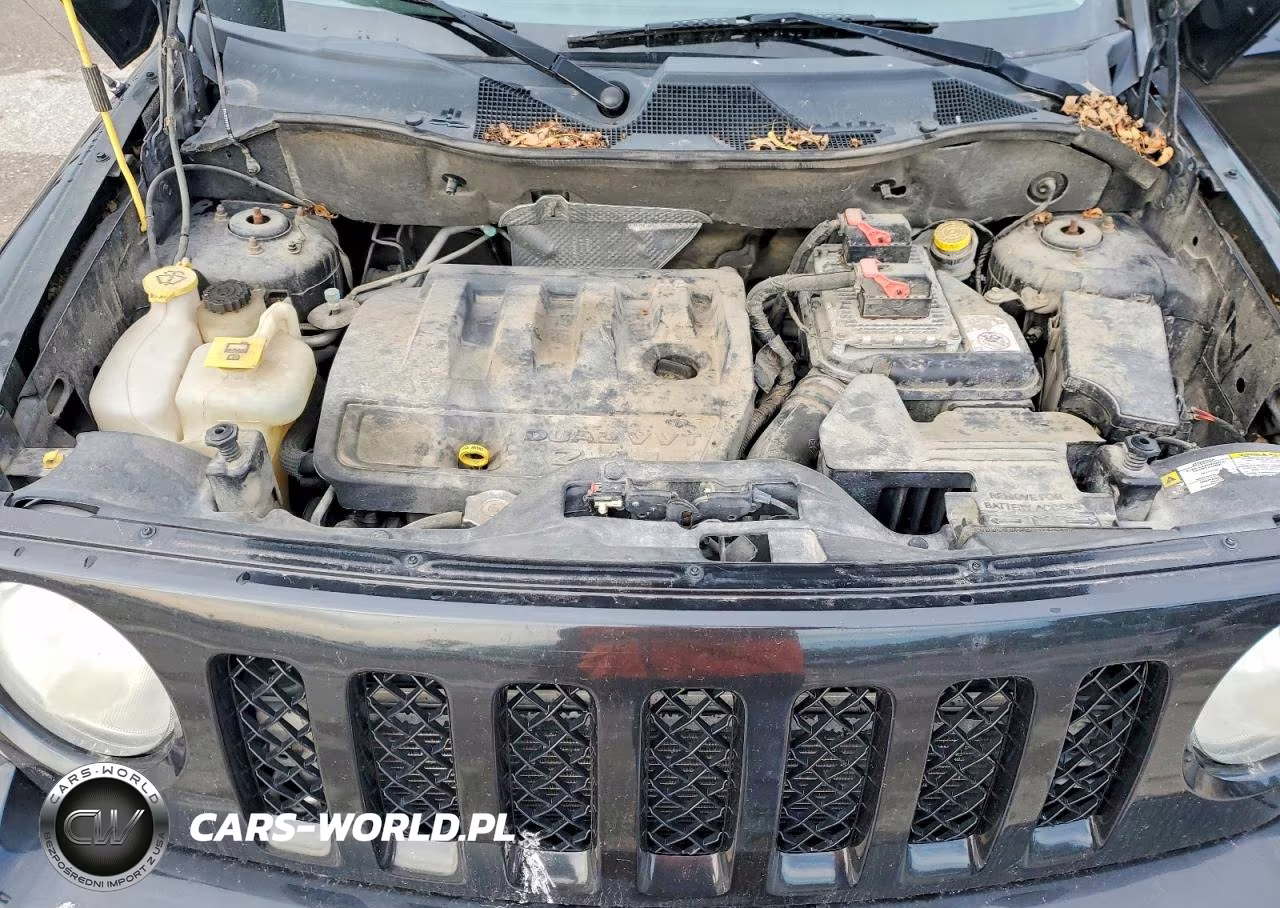 2011 Jeep Patriot Latitude VIN:1J4NF4GBXBD170066 - 12