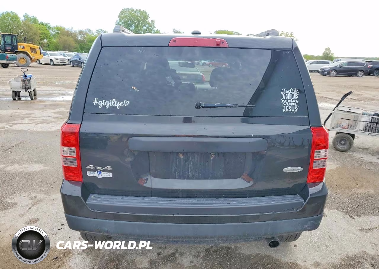 2011 Jeep Patriot Latitude VIN:1J4NF4GBXBD170066 - 6