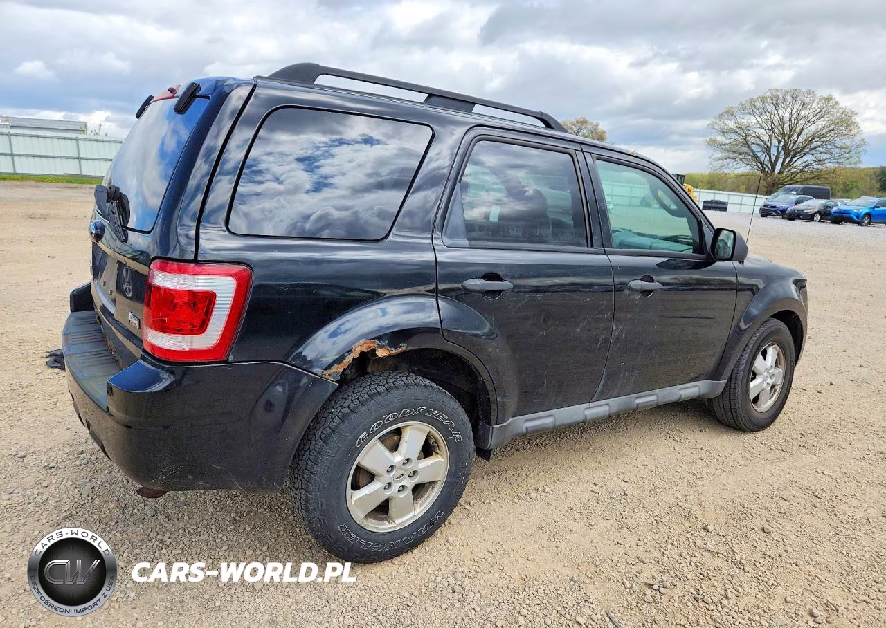 2010 Ford Escape Xlt VIN:1FMCU9DG7AKA12838 - 3