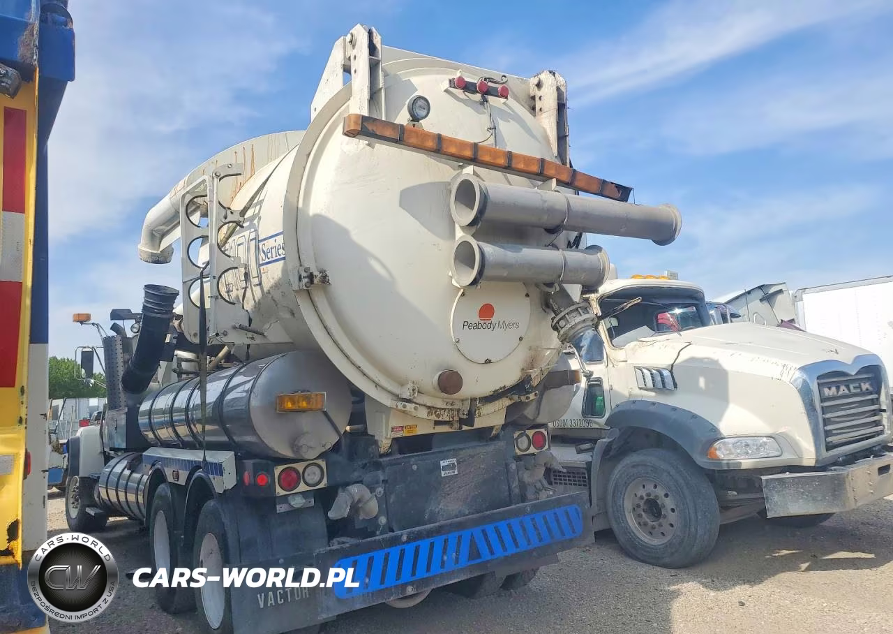 1993 Ford L-Series L - Tank Truck VIN:1FDZU82E2PVA40009 - 2