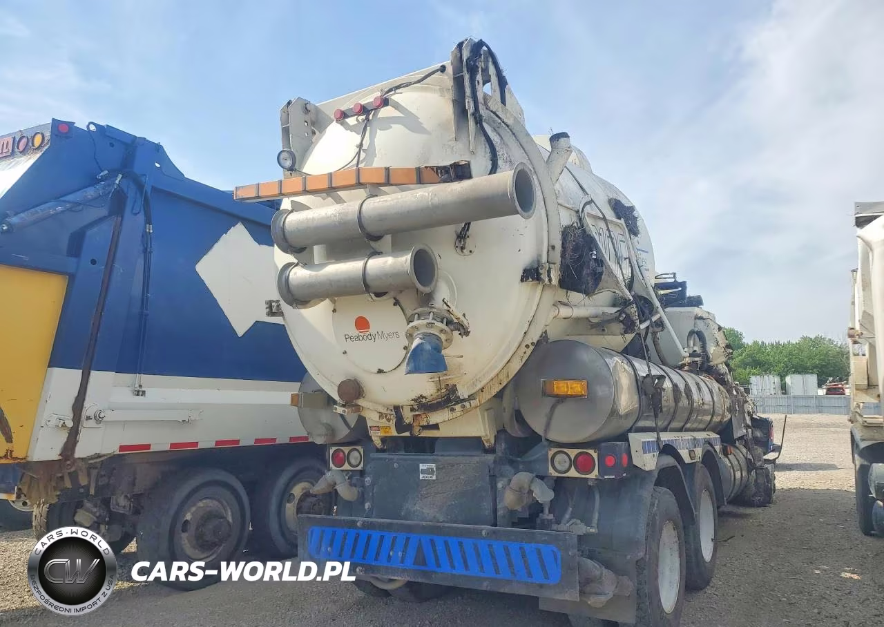 1993 Ford L-Series L - Tank Truck VIN:1FDZU82E2PVA40009 - 3
