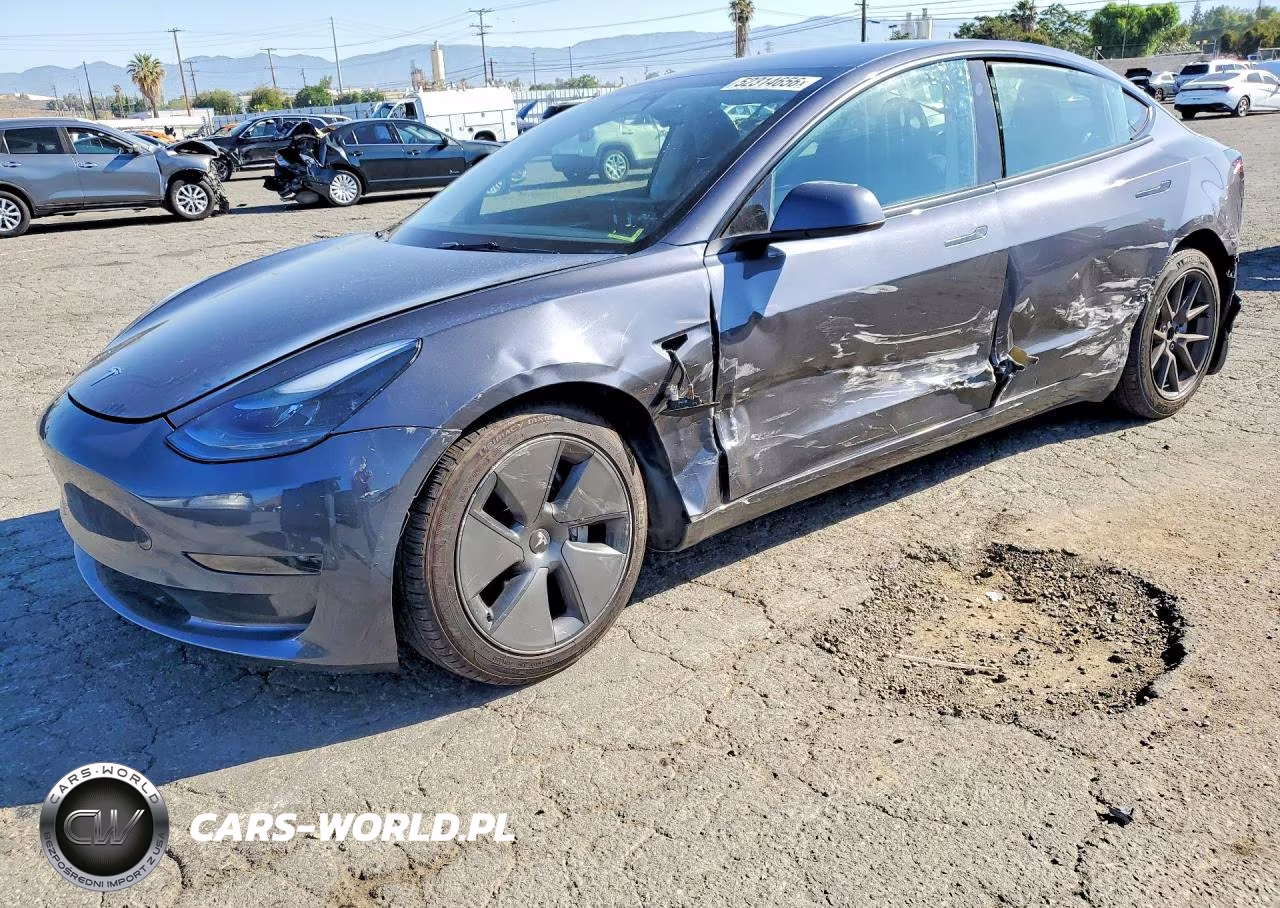 2023 Tesla Model 3 VIN:5YJ3E1EA5PF692323 - 1