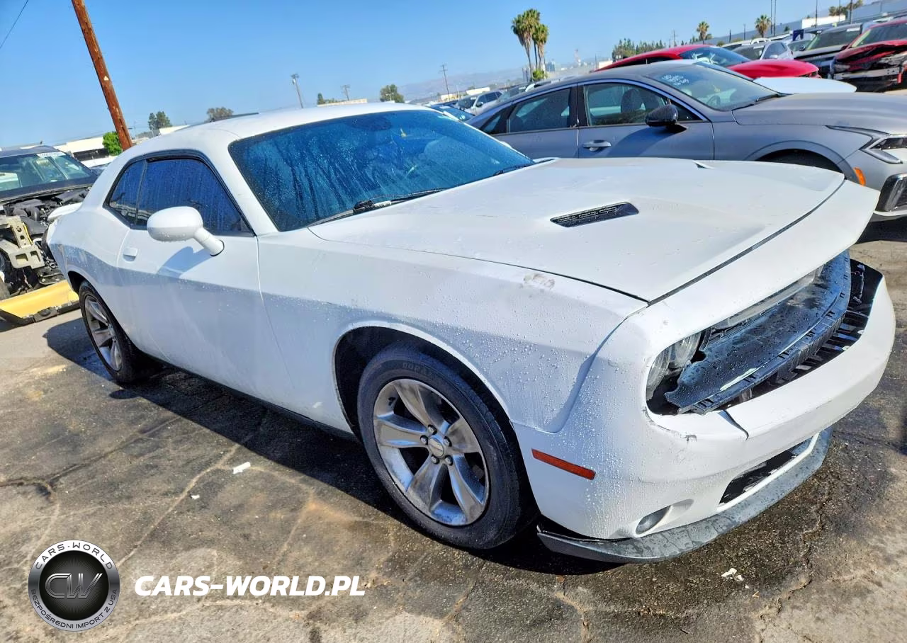 2020 Dodge Challenger Sxt VIN:2C3CDZAG5LH230428 - 4