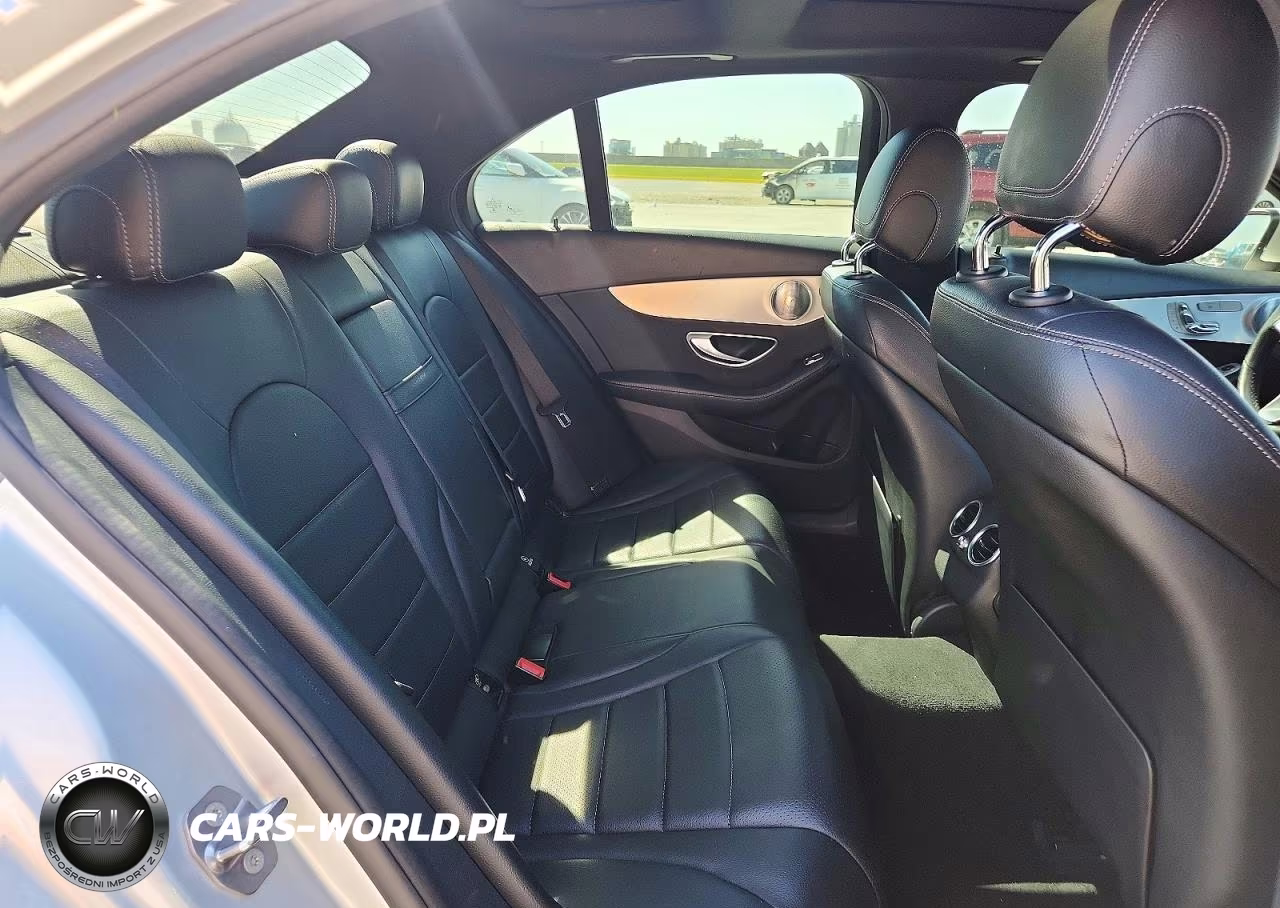 2018 Mercedes-Benz C 300 VIN:55SWF4JBXJU234762 - 10