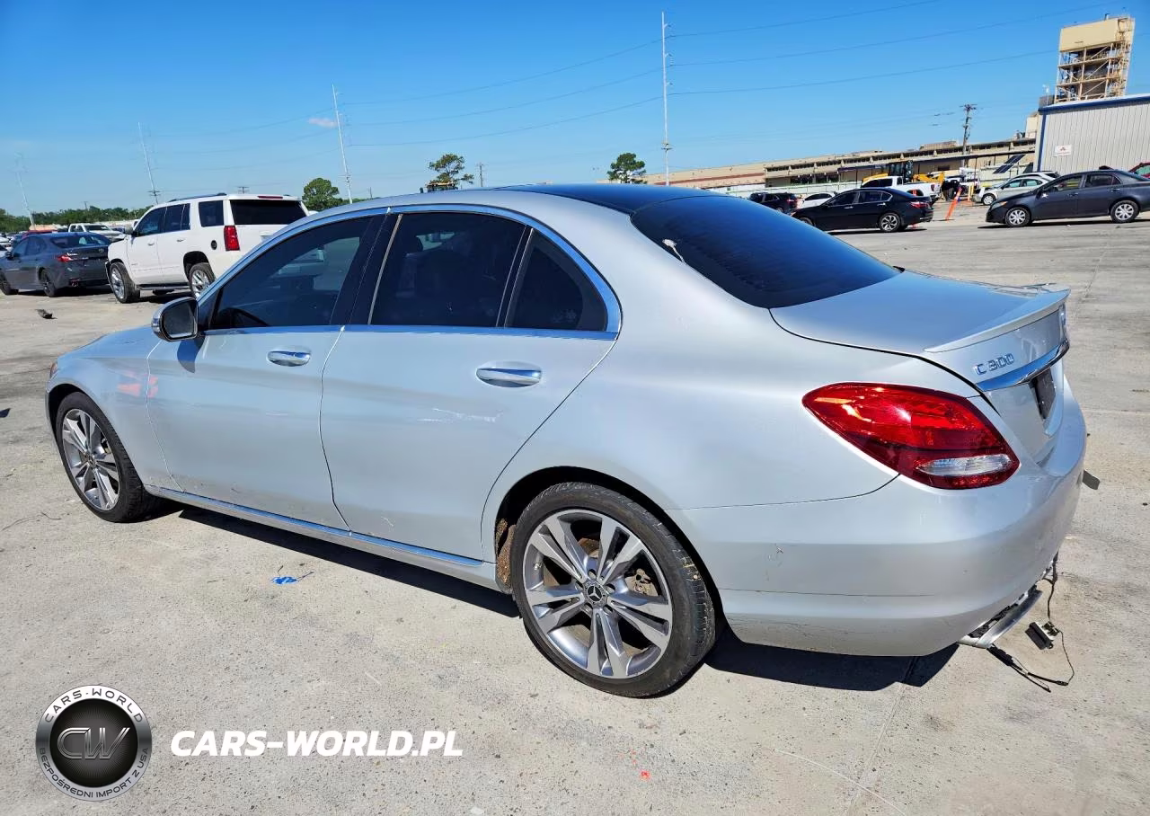 2018 Mercedes-Benz C 300 VIN:55SWF4JBXJU234762 - 2
