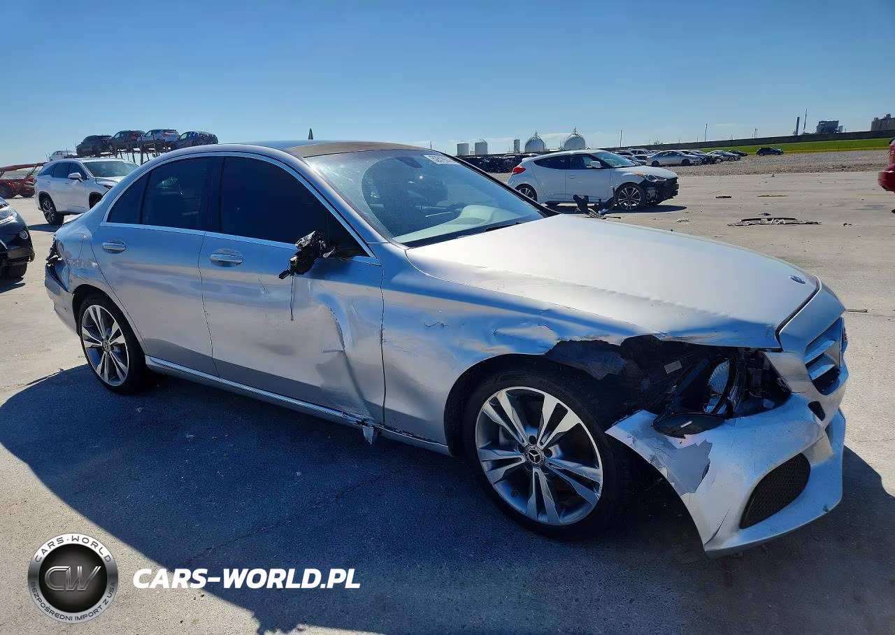 2018 Mercedes-Benz C 300 VIN:55SWF4JBXJU234762 - 4