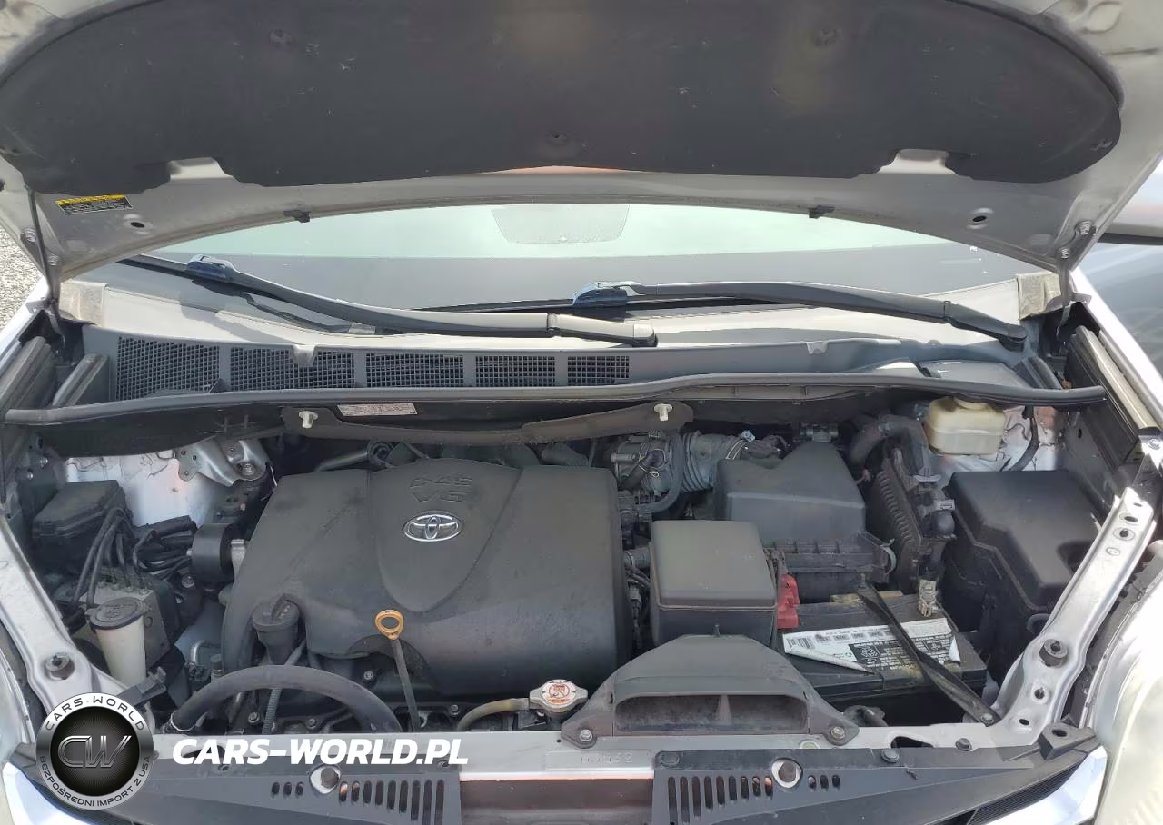 2018 Toyota Sienna Le VIN:5TDKZ3DC6JS950530 - 12
