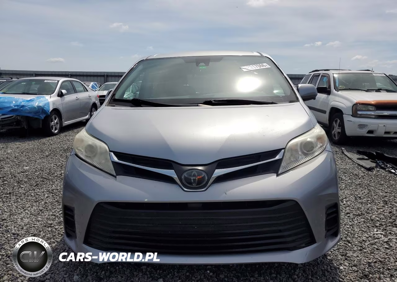 2018 Toyota Sienna Le VIN:5TDKZ3DC6JS950530 - 5