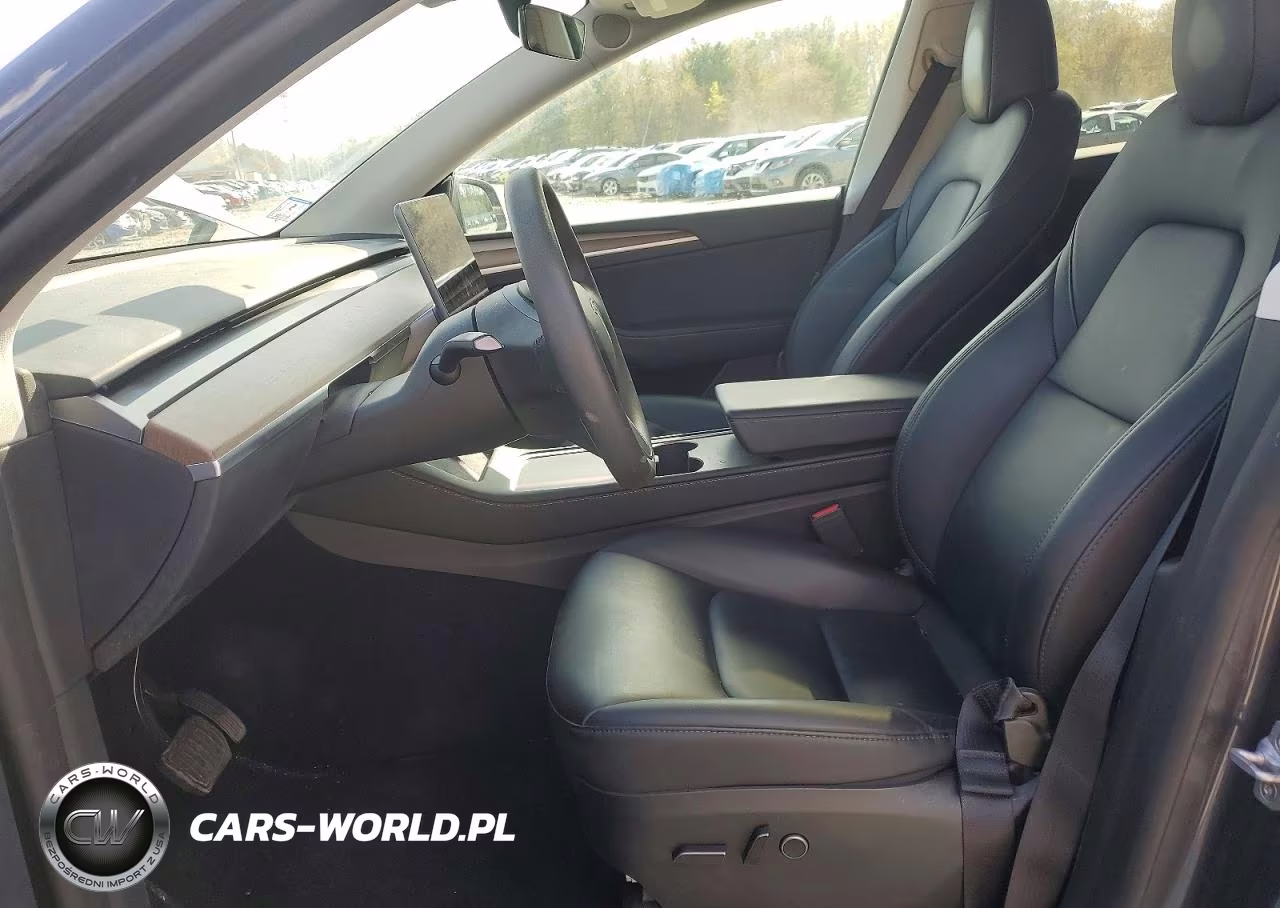 2023 Tesla Model Y VIN:7SAYGDEE9PF757326 - 7