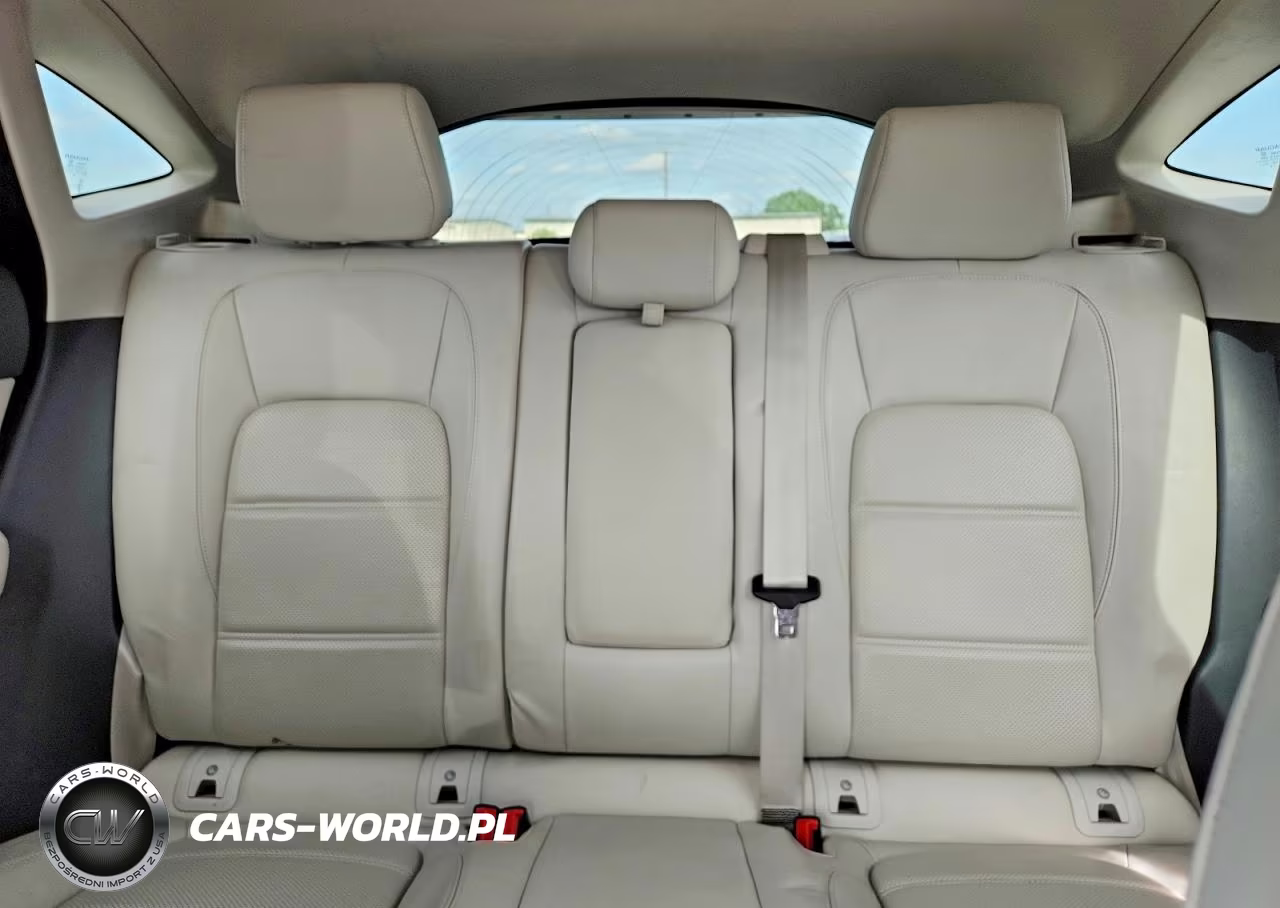 2020 Jaguar E-Pace VIN:SADFK2FX7L1Z79992 - 10