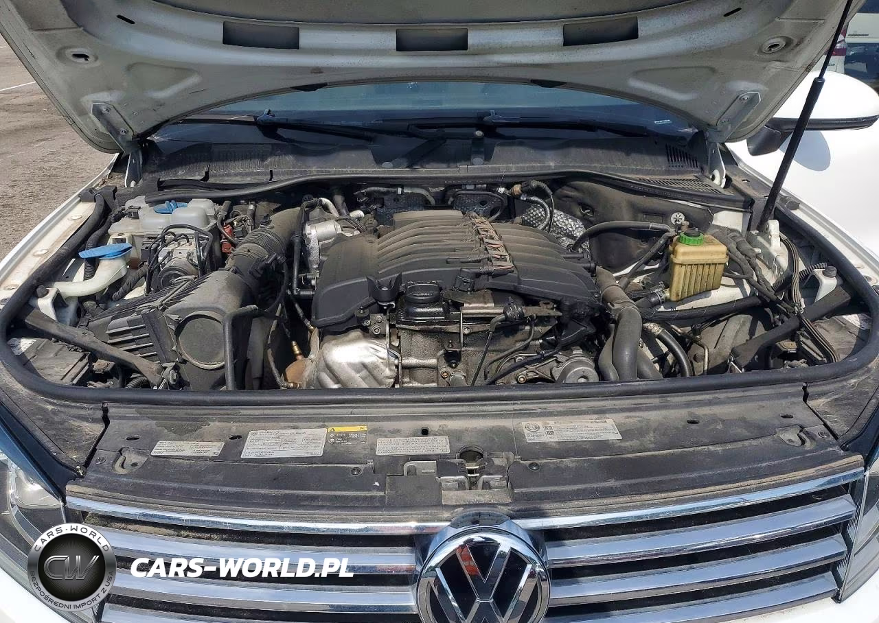2015 Volkswagen Touareg V6 VIN:WVGEF9BP1FD007460 - 12