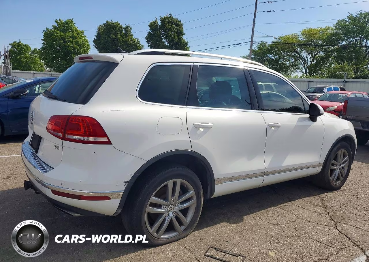 2015 Volkswagen Touareg V6 VIN:WVGEF9BP1FD007460 - 3