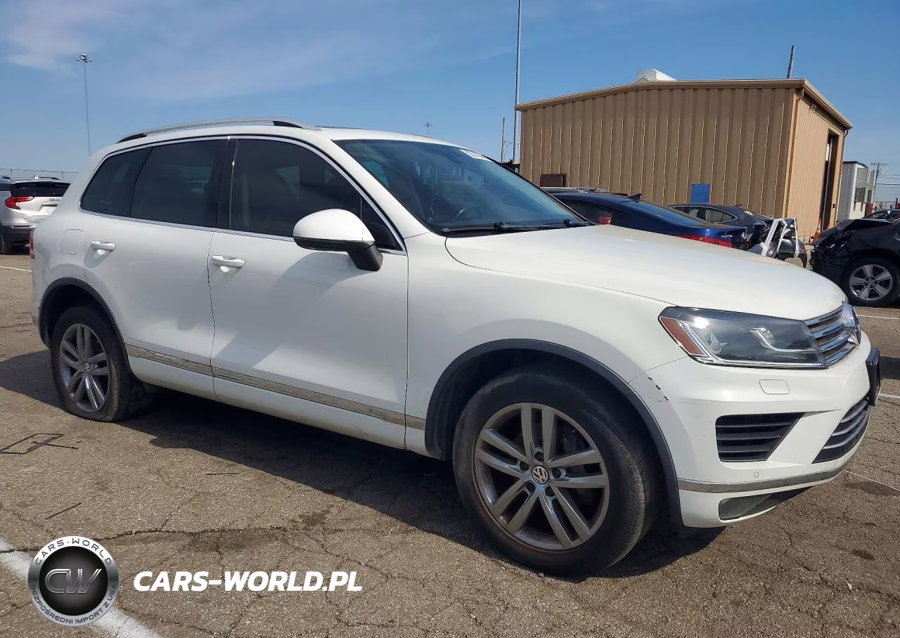 2015 Volkswagen Touareg V6 VIN:WVGEF9BP1FD007460 - 4