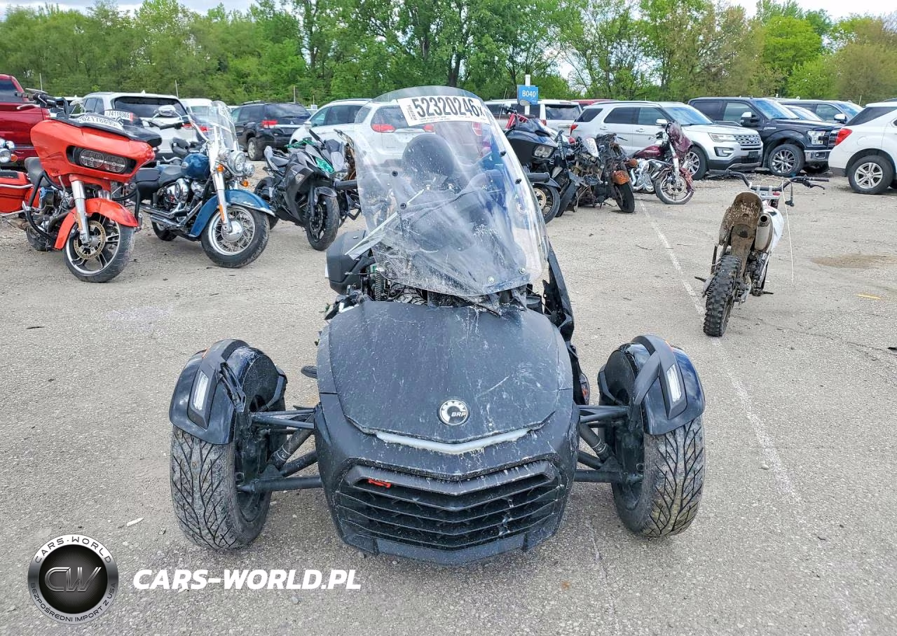 2017 Can-Am Spyder Roadster F3 VIN:2BXRDDD25HV002396 - 2