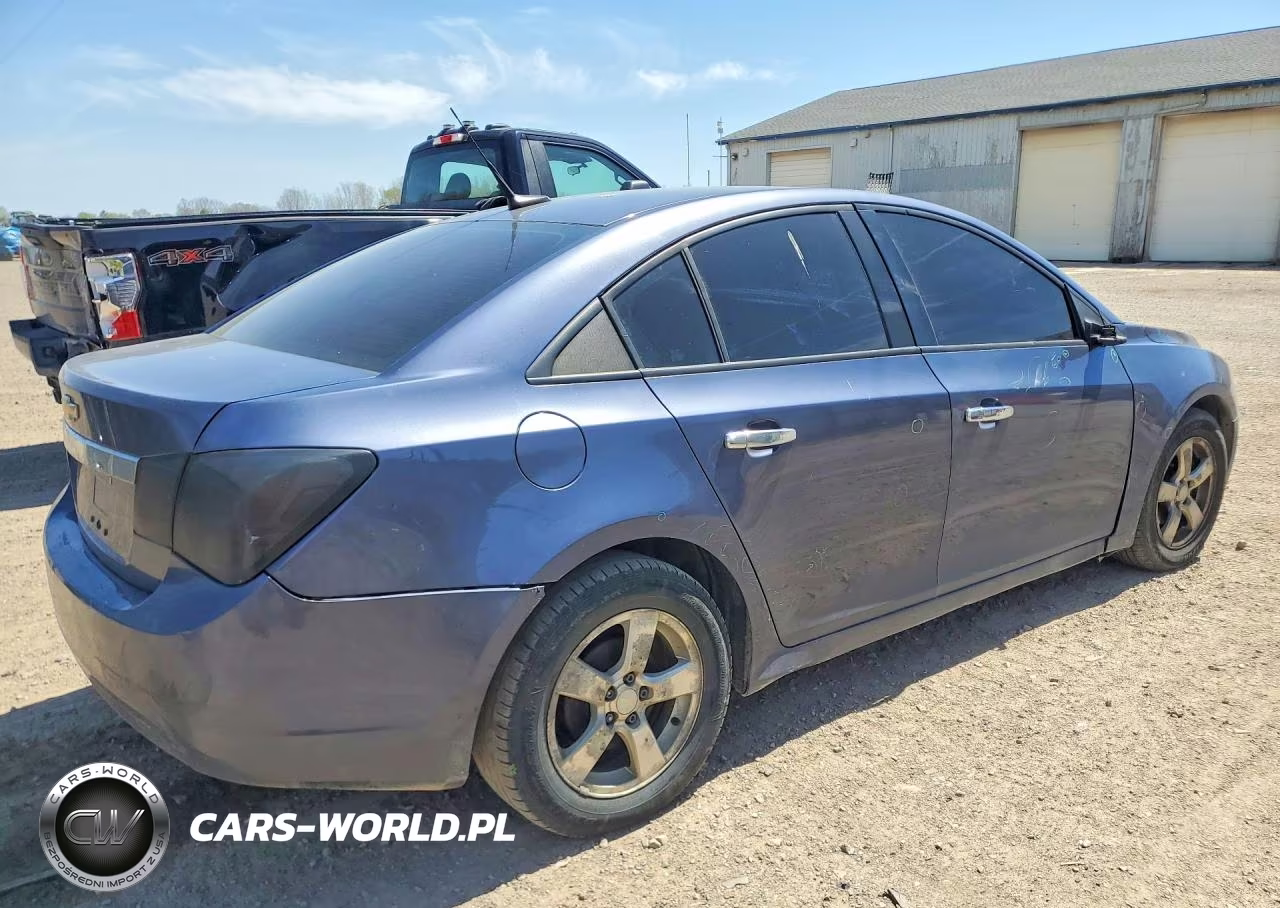 2014 Chevrolet Cruze Ls VIN:1G1PA5SG2E7316669 - 3