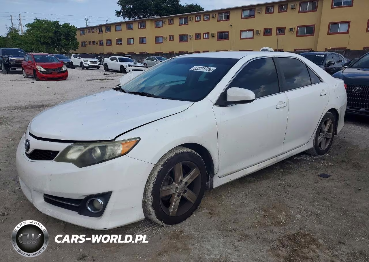 2013 Toyota Camry Se – zdjęcie 1 z 12
