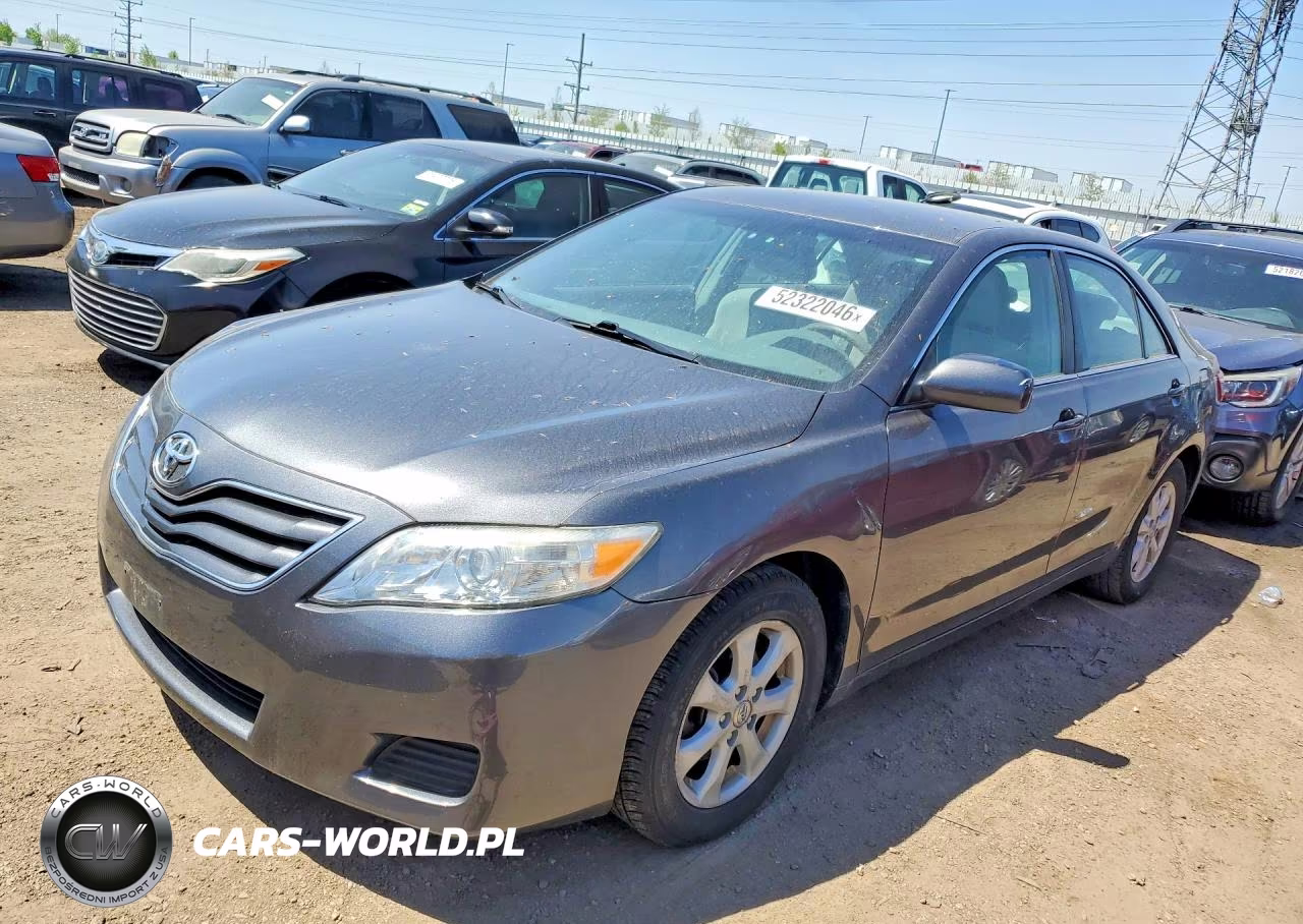 2011 Toyota Camry Le – zdjęcie 1 z 12