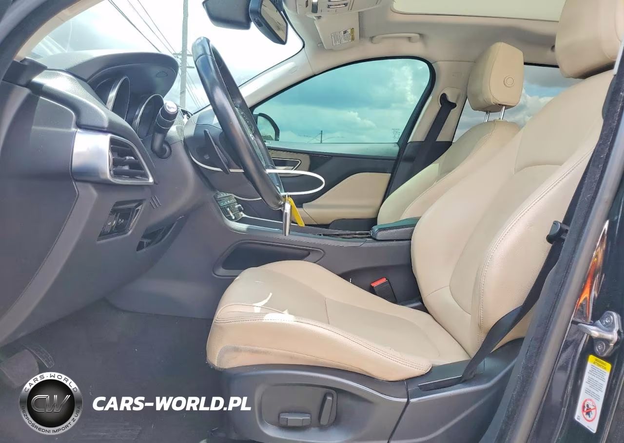 2018 Jaguar F-Pace Premium VIN:SADCJ2FX3JA323971 - 7