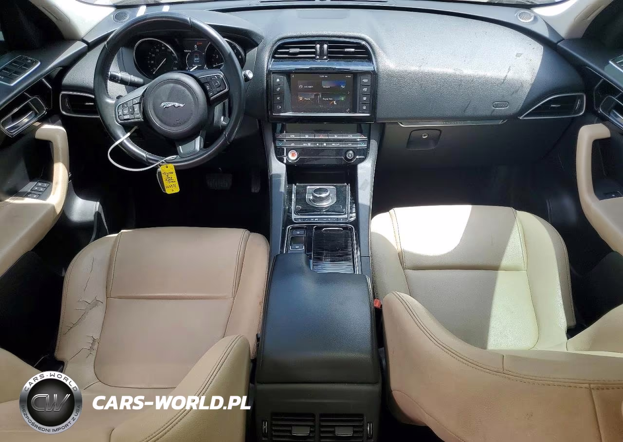2018 Jaguar F-Pace Premium VIN:SADCJ2FX3JA323971 - 8