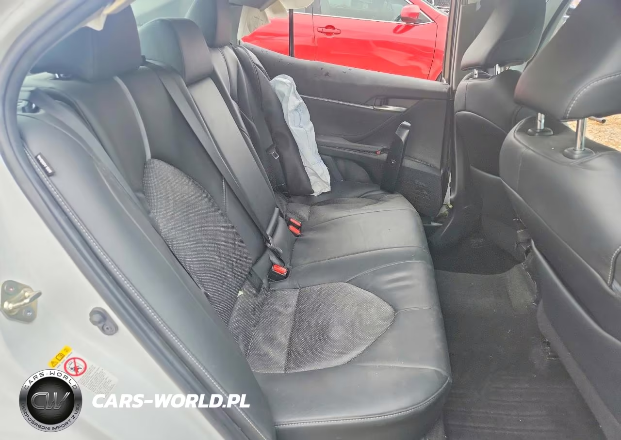 2018 Toyota Camry Xse VIN:4T1B61HK0JU066475 - 10