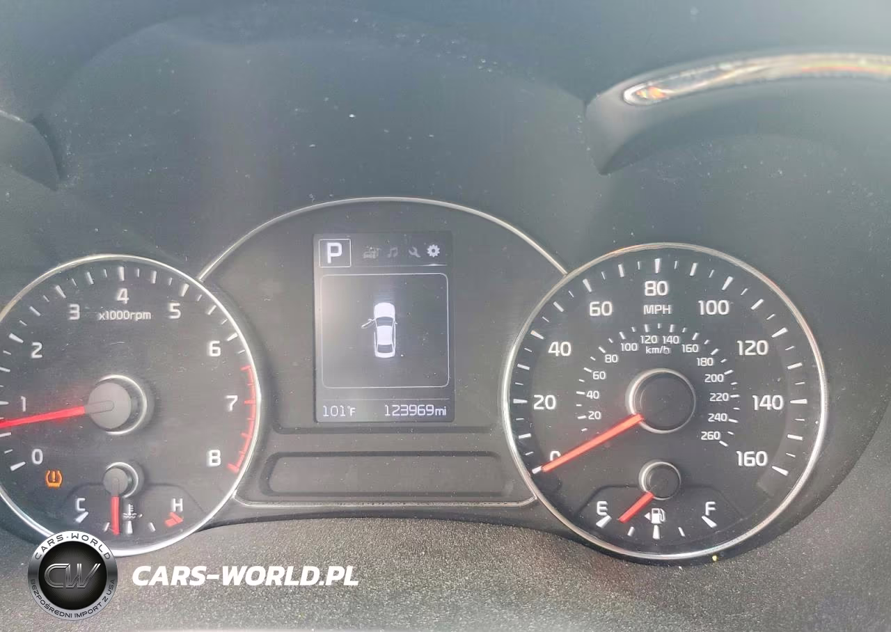 2018 Kia Forte Lx VIN:3KPFL4A7XJE176535 - 9