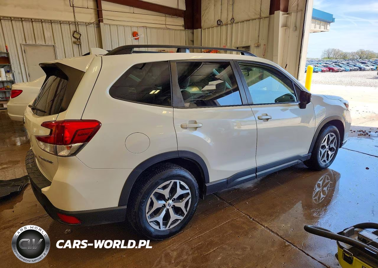 2020 Subaru Forester Premium VIN:JF2SKAJC9LH468950 - 3