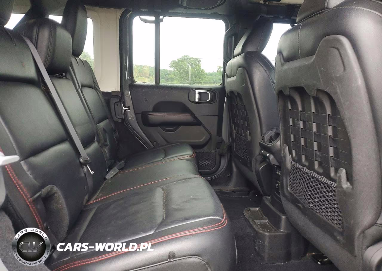 2018 Jeep Wrangler Unlimited Rubicon VIN:1C4HJXFG7JW256888 - 10