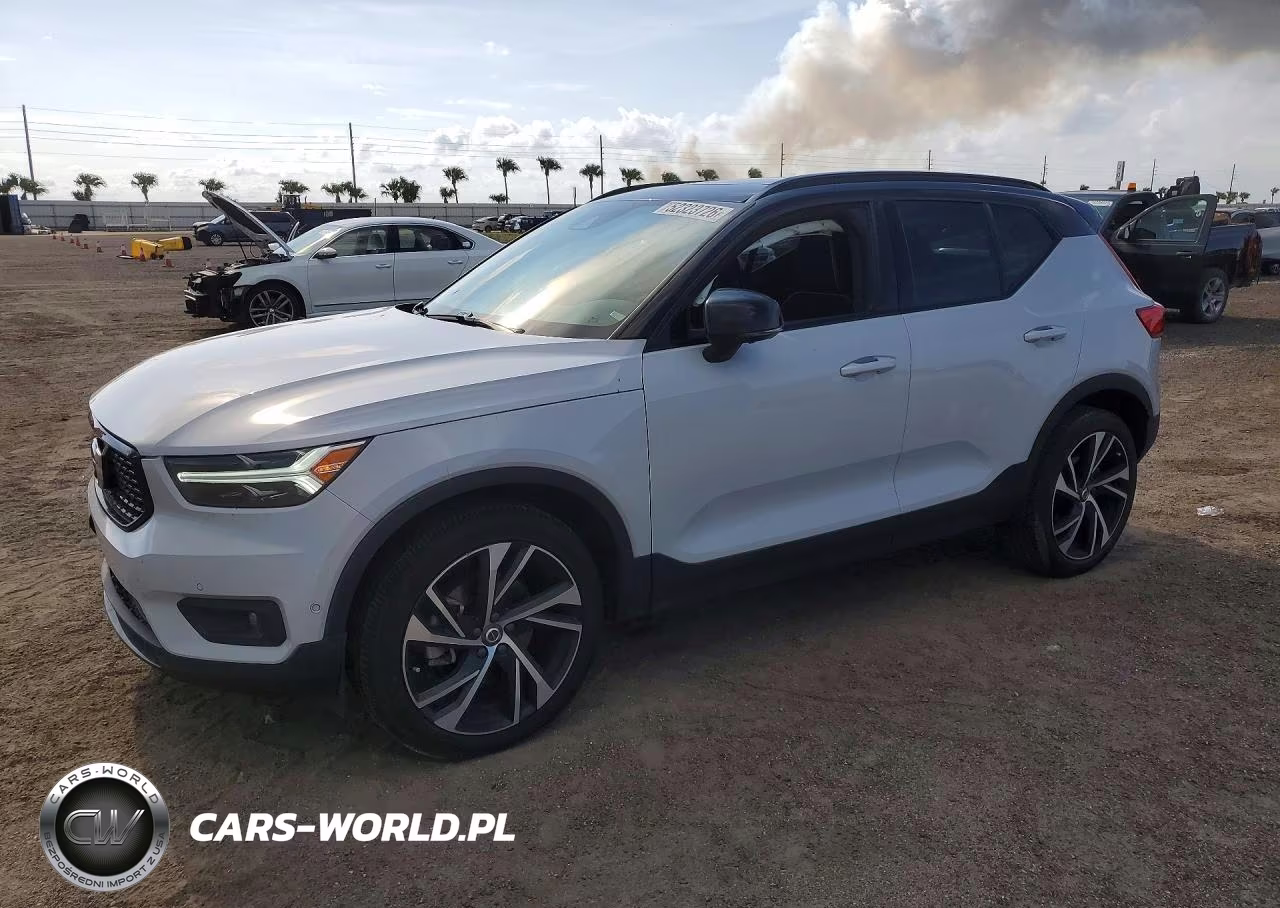 2022 Volvo Xc40 T5 R-Design