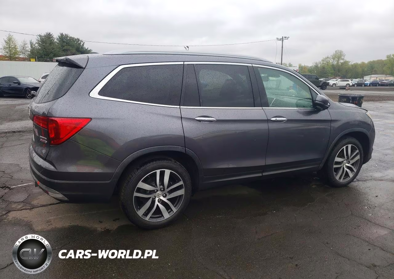 2017 Honda Pilot Touring VIN:5FNYF6H95HB027151 - 3