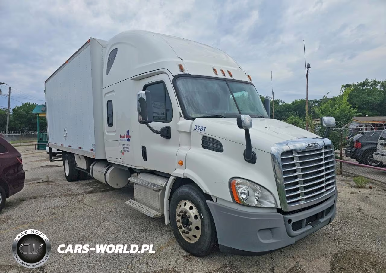 2014 Frht Cascadia 1 - Trucks Yard Truck