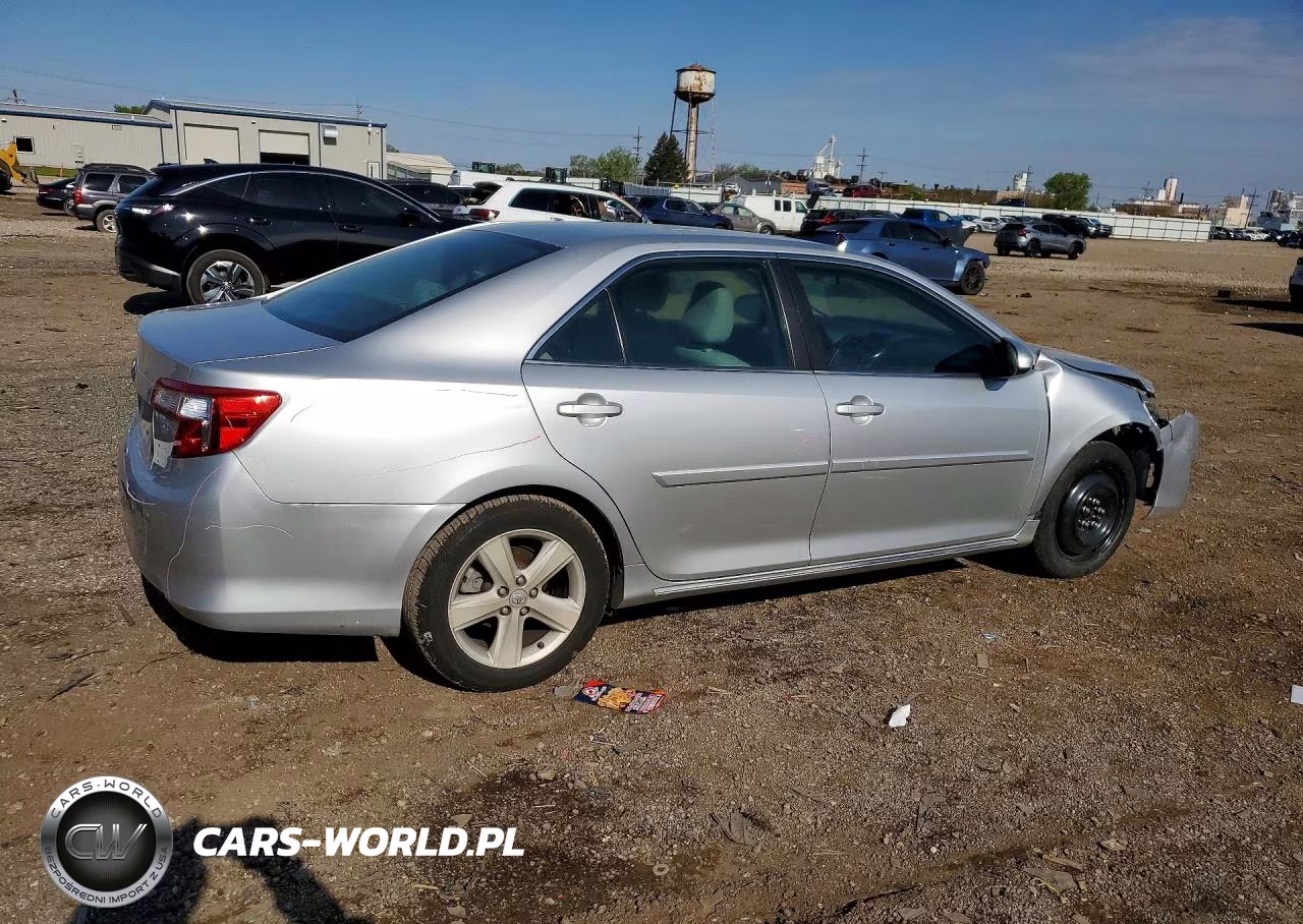 2014 Toyota Camry Le VIN:4T4BF1FK8ER369907 - 3