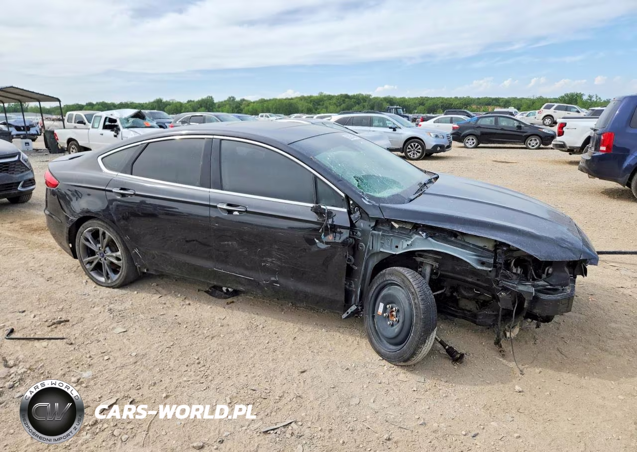 2019 Ford Fusion Titanium VIN:3FA6P0K94KR263599 - 4