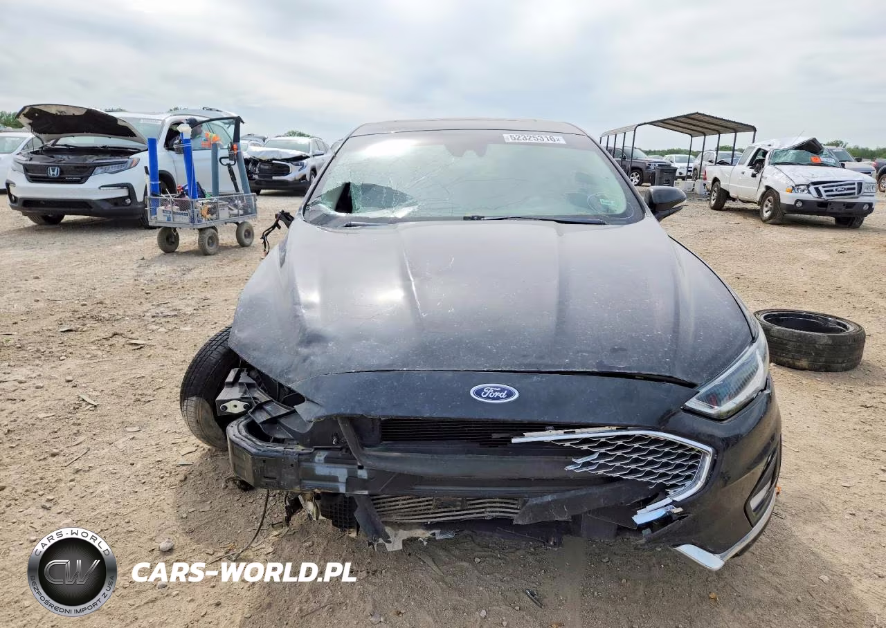 2019 Ford Fusion Titanium VIN:3FA6P0K94KR263599 - 5