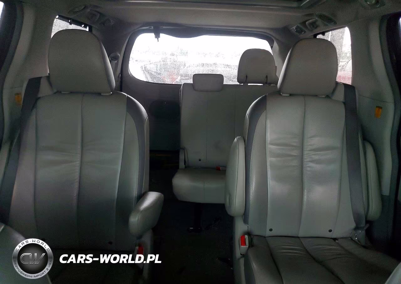 2011 Toyota Sienna Limited 7-Passenger VIN:5TDDK3DC4BS013819 - 10