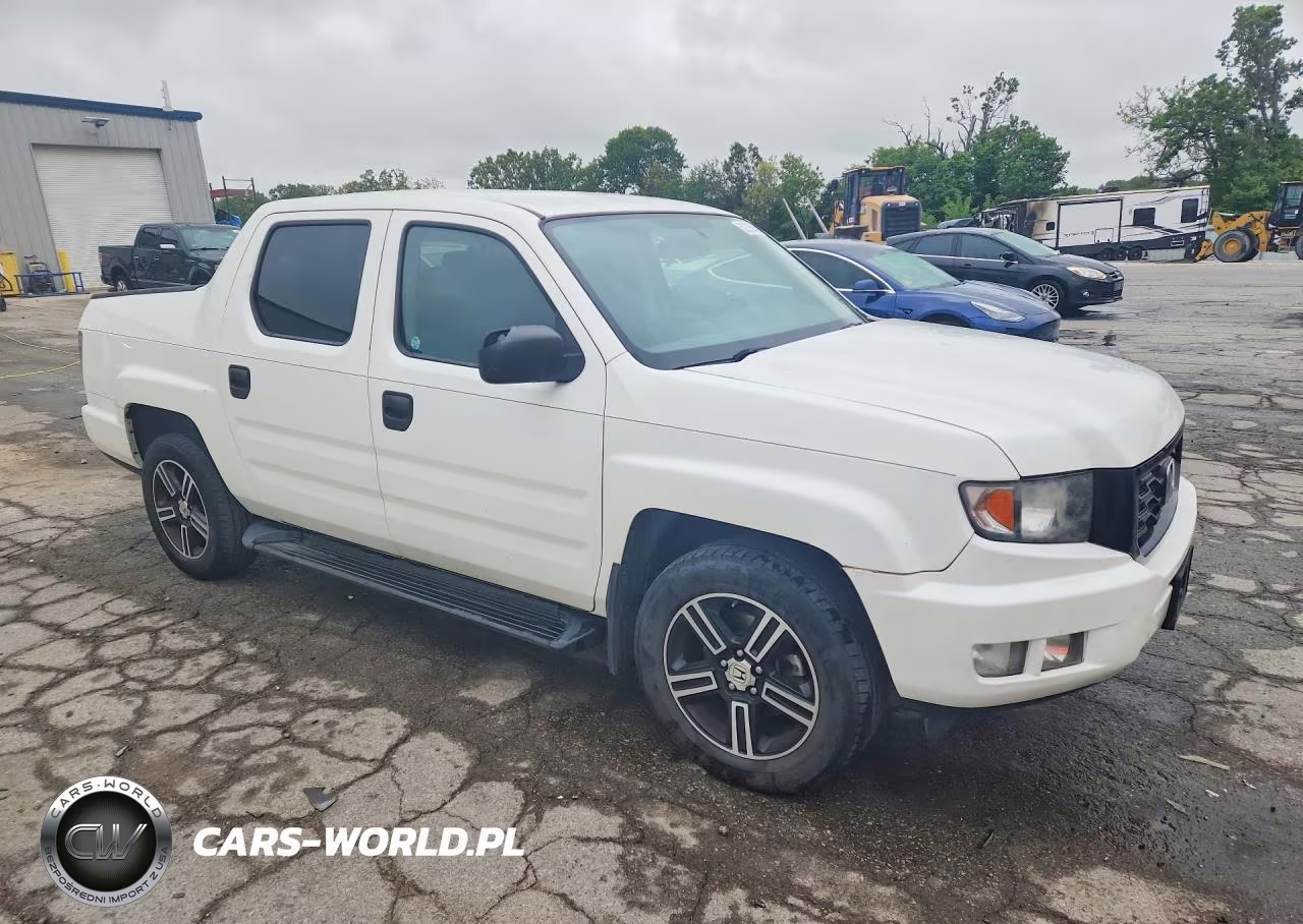 2013 Honda Ridgeline Sport VIN:5FPYK1F78DB003590 - 4