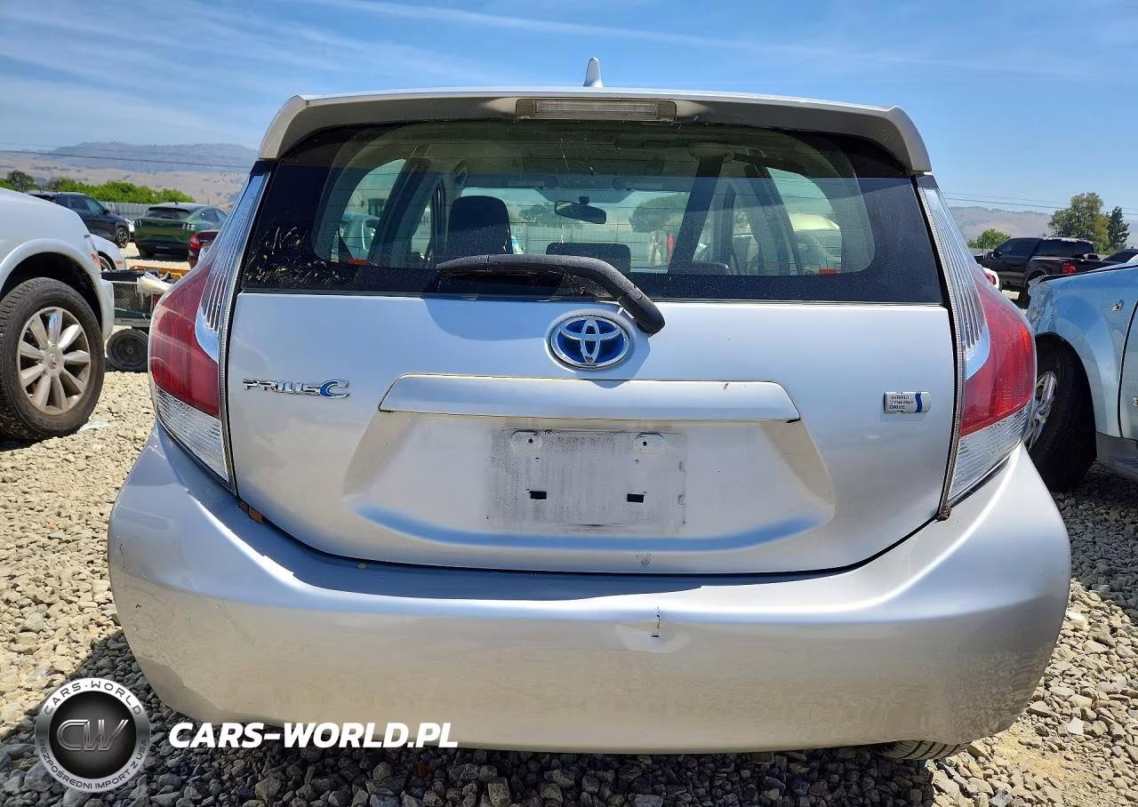 2016 Toyota Prius C One VIN:JTDKDTB33G1590592 - 6