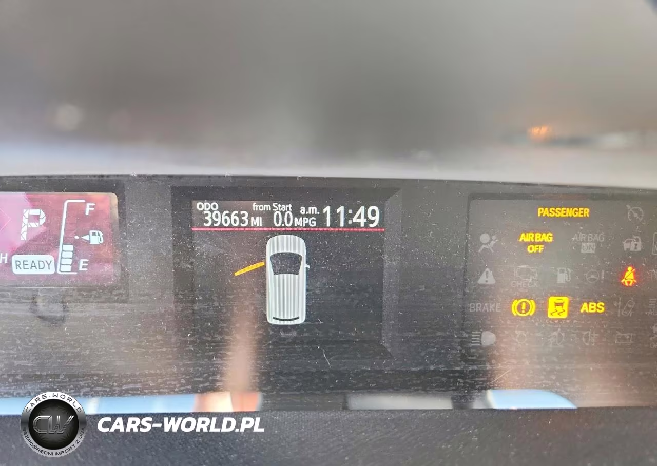 2016 Toyota Prius C One VIN:JTDKDTB33G1590592 - 9